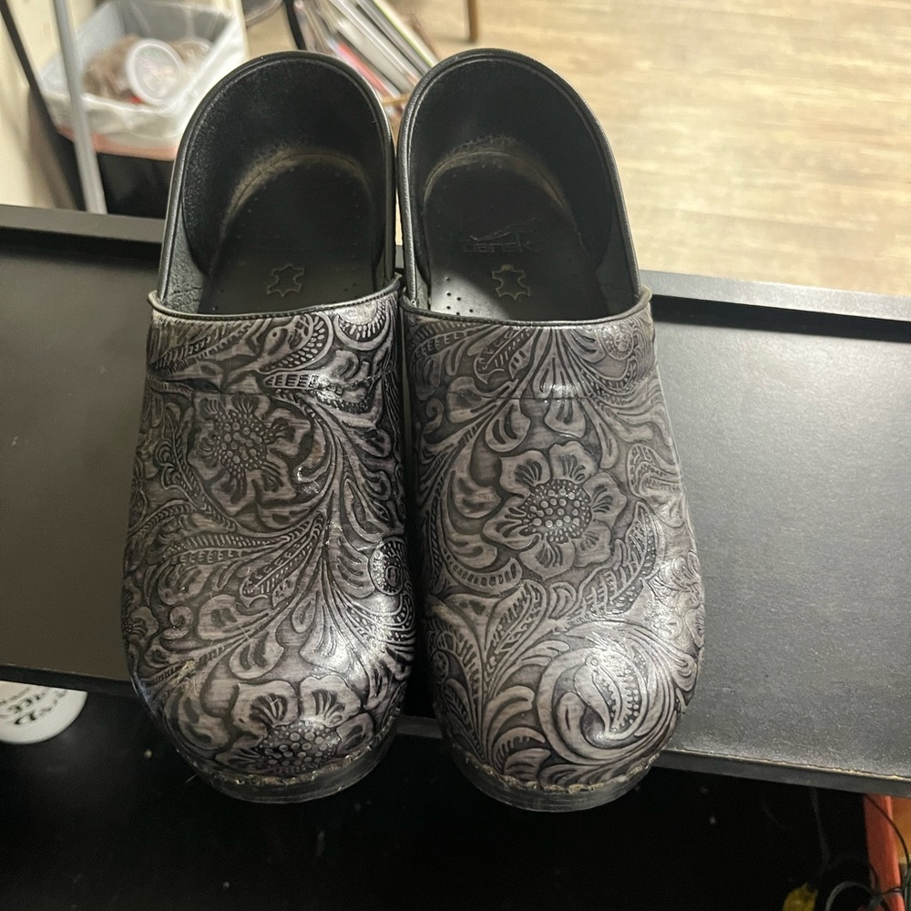 Dansko size 38 tooled design